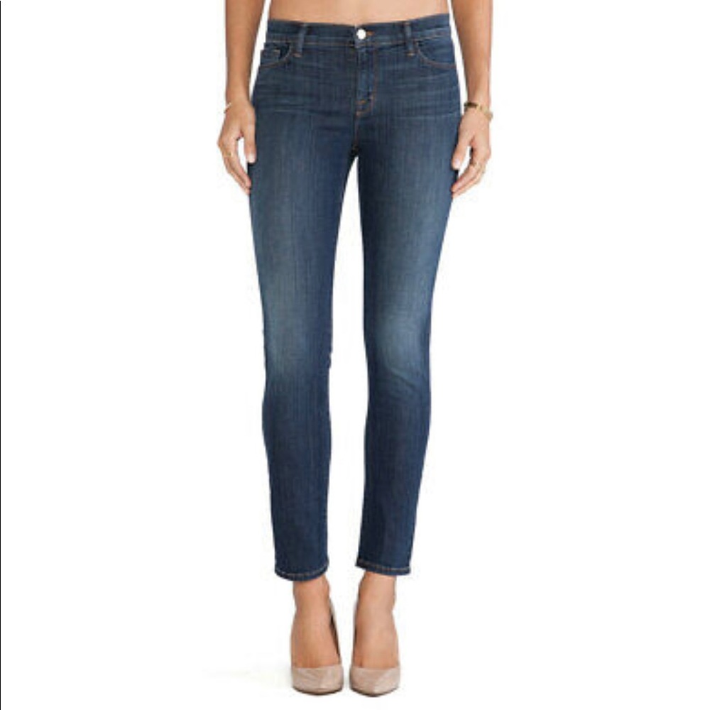 EUC - Mid-rise J Brand Skinny Leg Jeans in Storm - 29